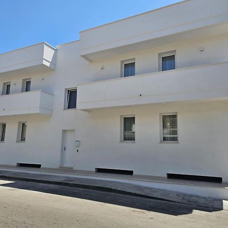 Ferrari Rooms & Apartments Порто Чезарео Екстериор снимка