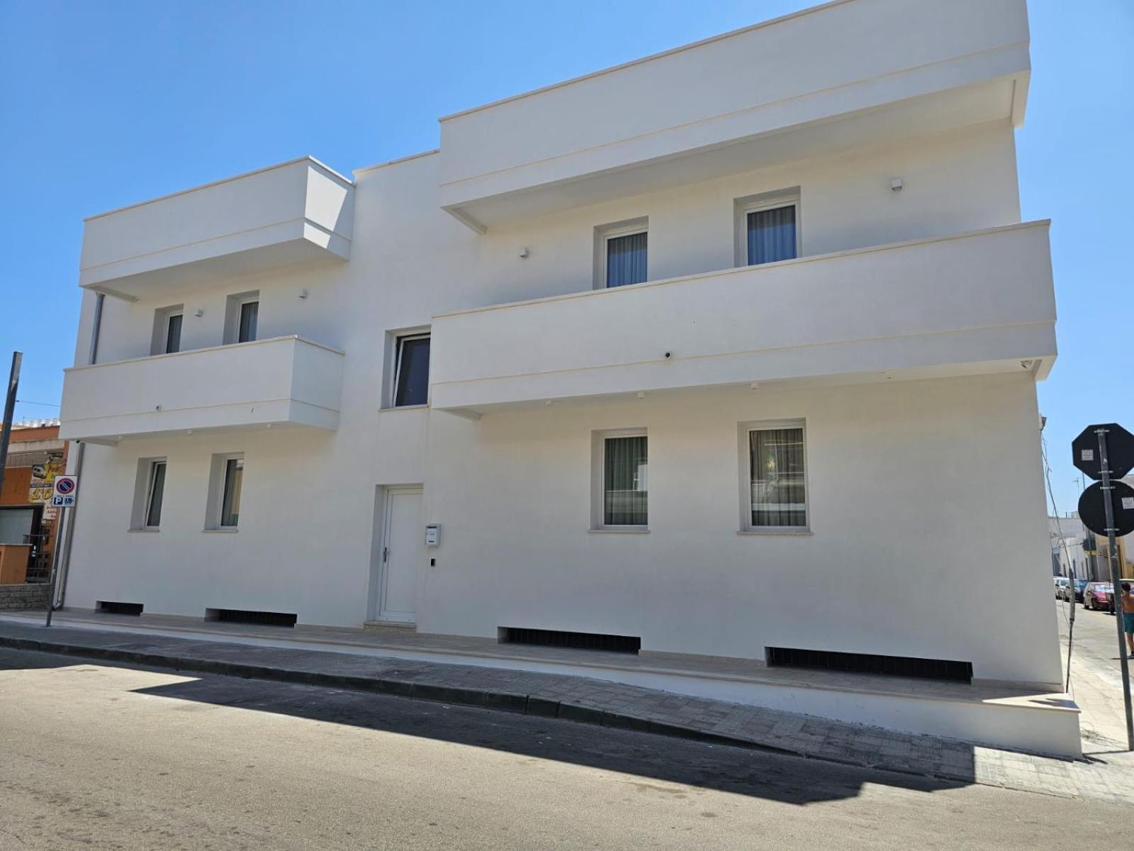 Ferrari Rooms & Apartments Порто Чезарео Екстериор снимка